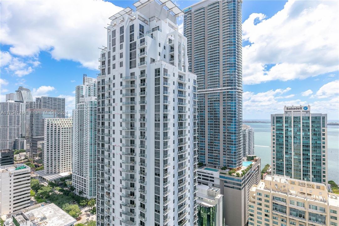 For Sale: $699,000 (1 beds, 1 baths, 830 Square Feet)