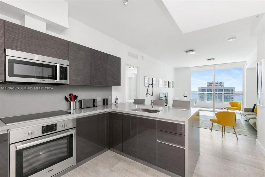 For Sale: $699,000 (1 beds, 1 baths, 830 Square Feet)