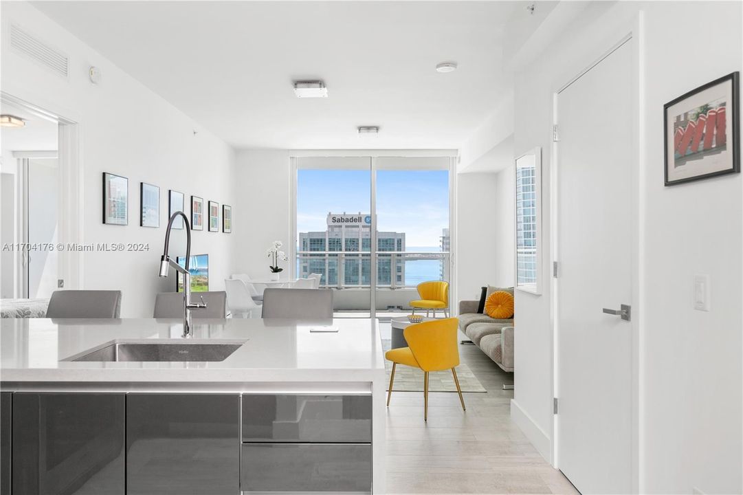 For Sale: $699,000 (1 beds, 1 baths, 830 Square Feet)