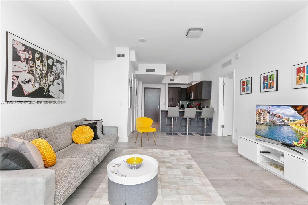 For Sale: $699,000 (1 beds, 1 baths, 830 Square Feet)