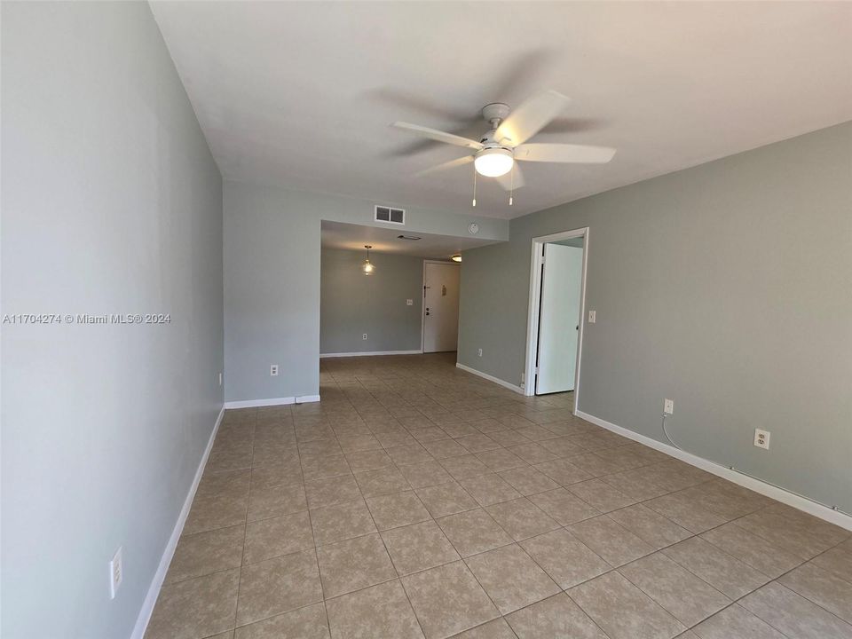 For Rent: $1,495 (1 beds, 1 baths, 875 Square Feet)