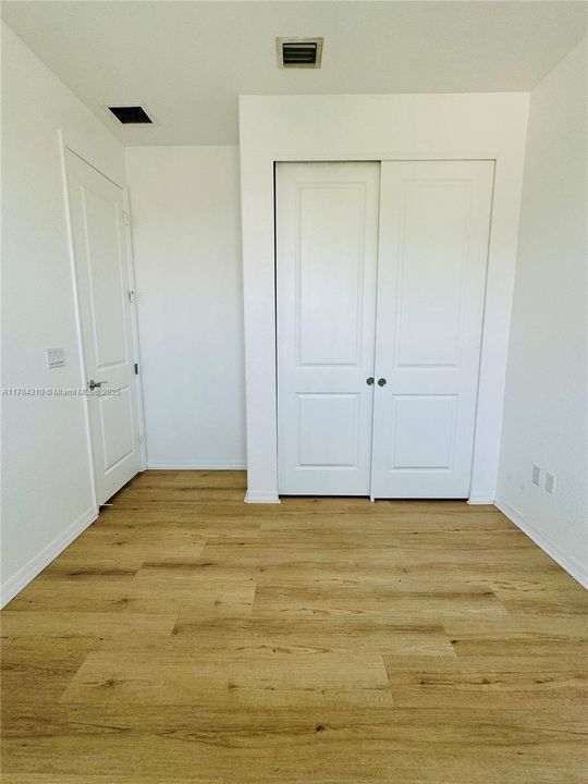 Recently Rented: $3,000 (3 beds, 2 baths, 1421 Square Feet)