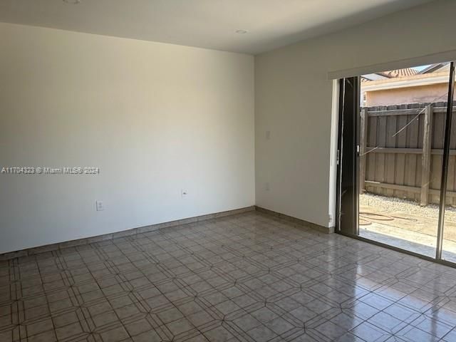 For Rent: $4,290 (4 beds, 3 baths, 1747 Square Feet)