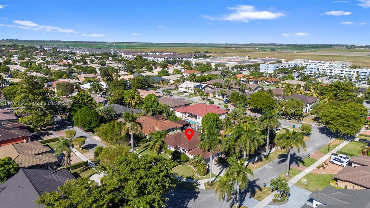 Active With Contract: $785,000 (4 beds, 2 baths, 2404 Square Feet)