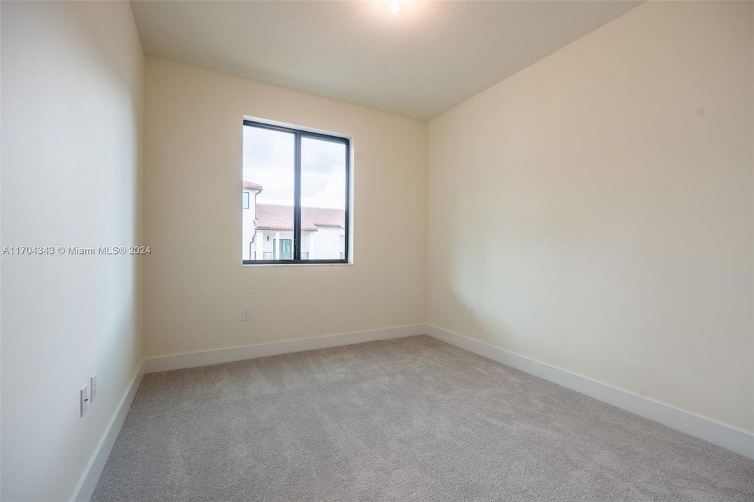 For Rent: $4,250 (3 beds, 2 baths, 2070 Square Feet)