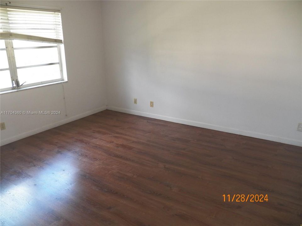 For Sale: $164,900 (2 beds, 2 baths, 920 Square Feet)