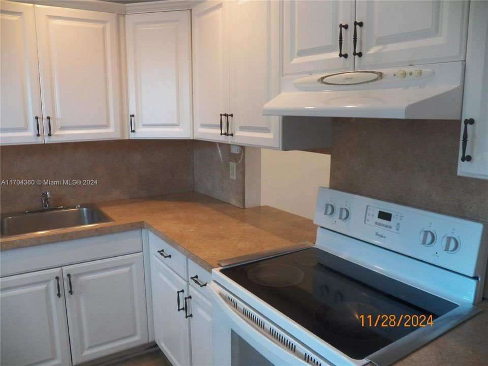 For Sale: $164,900 (2 beds, 2 baths, 920 Square Feet)