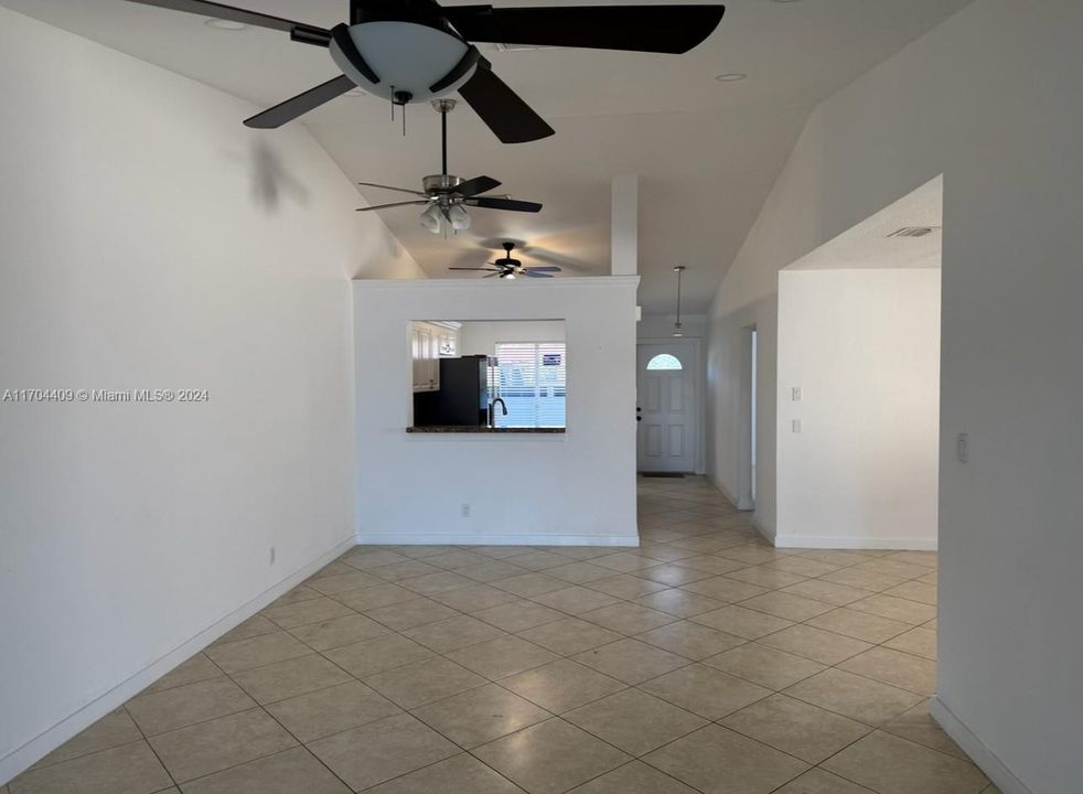 Recently Rented: $2,900 (2 beds, 2 baths, 1319 Square Feet)