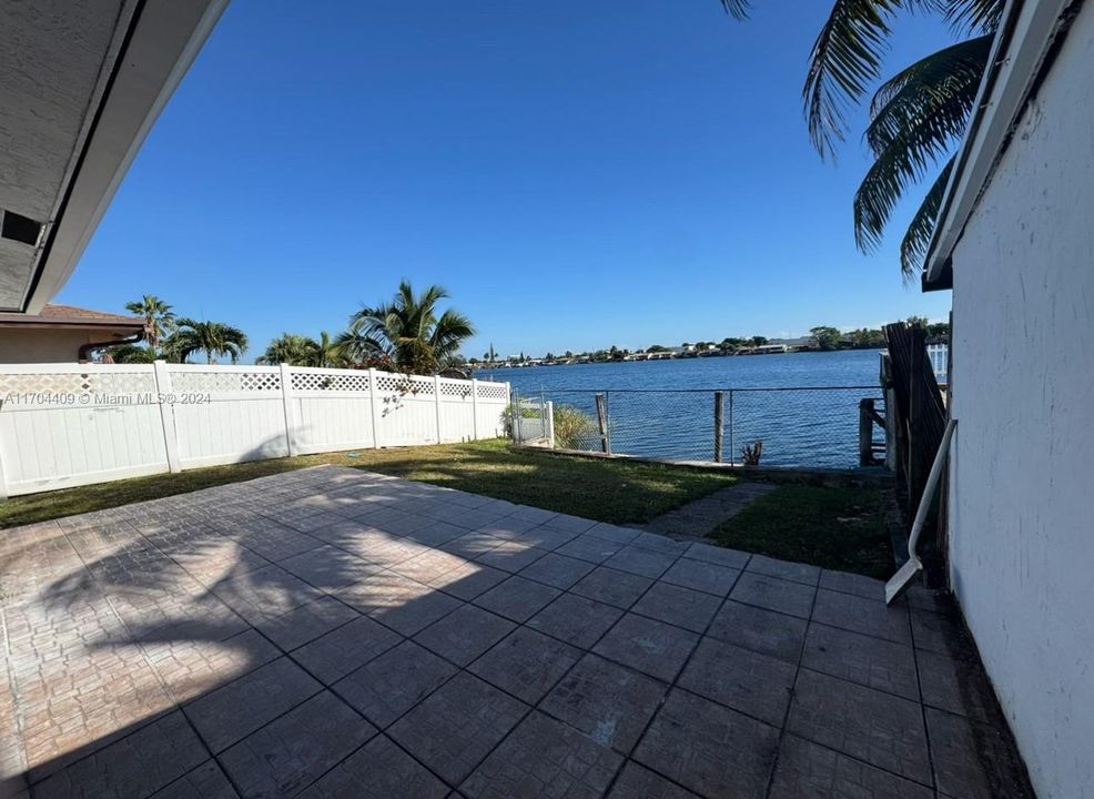 Recently Rented: $2,900 (2 beds, 2 baths, 1319 Square Feet)