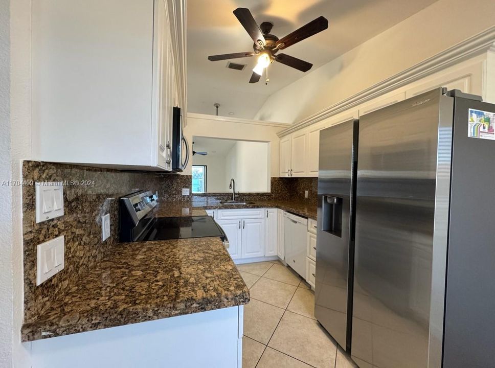 Recently Rented: $2,900 (2 beds, 2 baths, 1319 Square Feet)