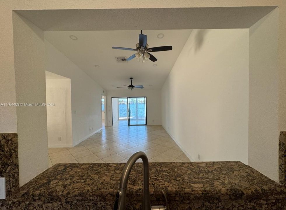 Recently Rented: $2,900 (2 beds, 2 baths, 1319 Square Feet)