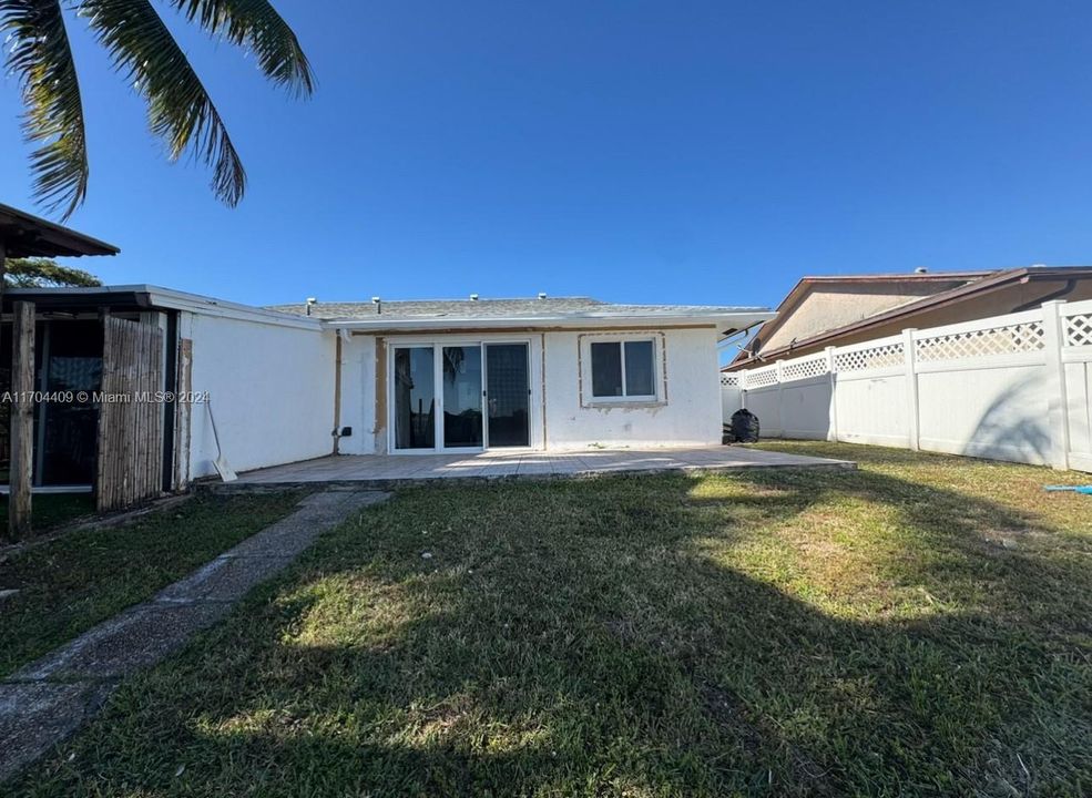 Recently Rented: $2,900 (2 beds, 2 baths, 1319 Square Feet)