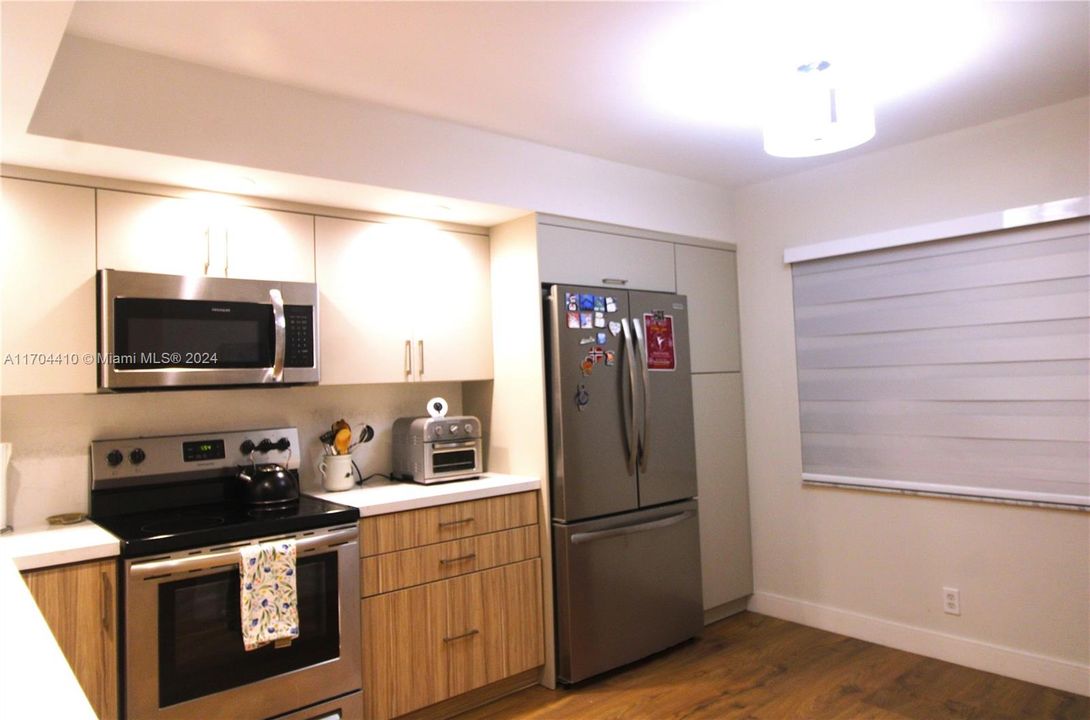 For Sale: $335,000 (2 beds, 2 baths, 1192 Square Feet)