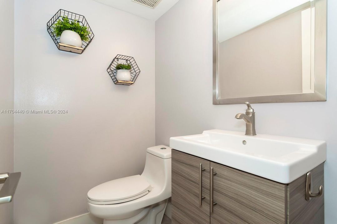 Active With Contract: $440,000 (3 beds, 2 baths, 1488 Square Feet)