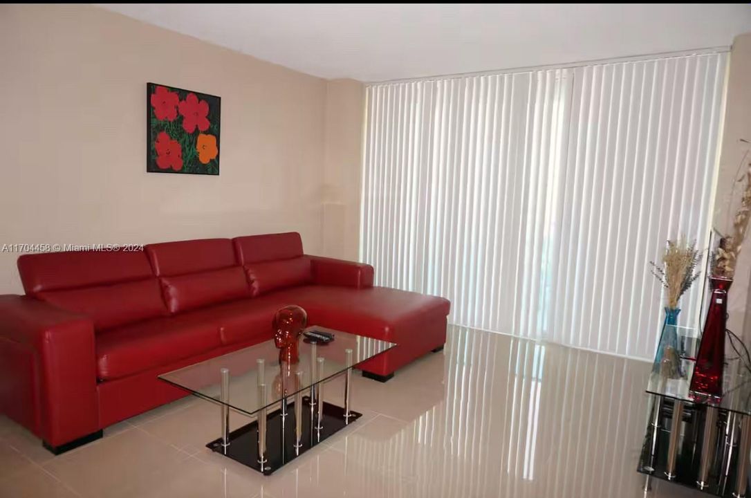 En Venta: $389,000 (1 camas, 1 baños, 905 Pies cuadrados)