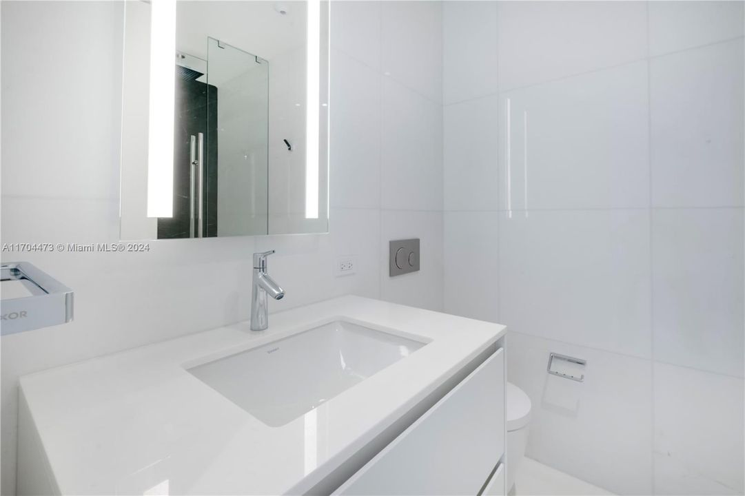 2nd Bathroom