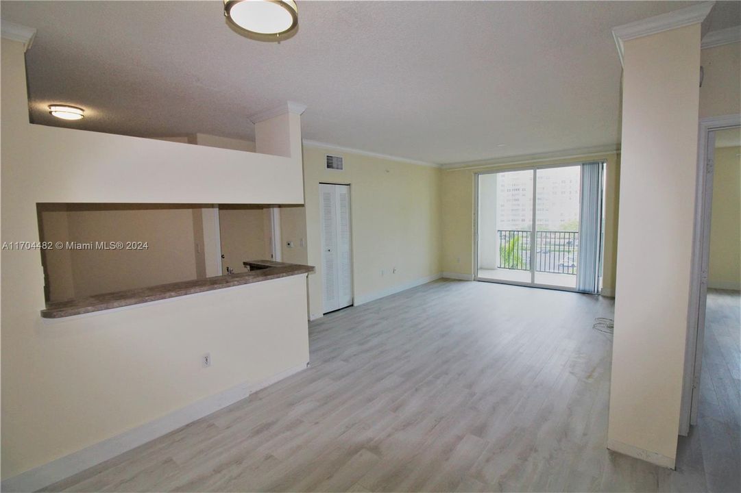 For Sale: $530,000 (2 beds, 2 baths, 1116 Square Feet)