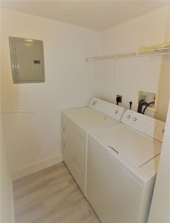 For Sale: $530,000 (2 beds, 2 baths, 1116 Square Feet)