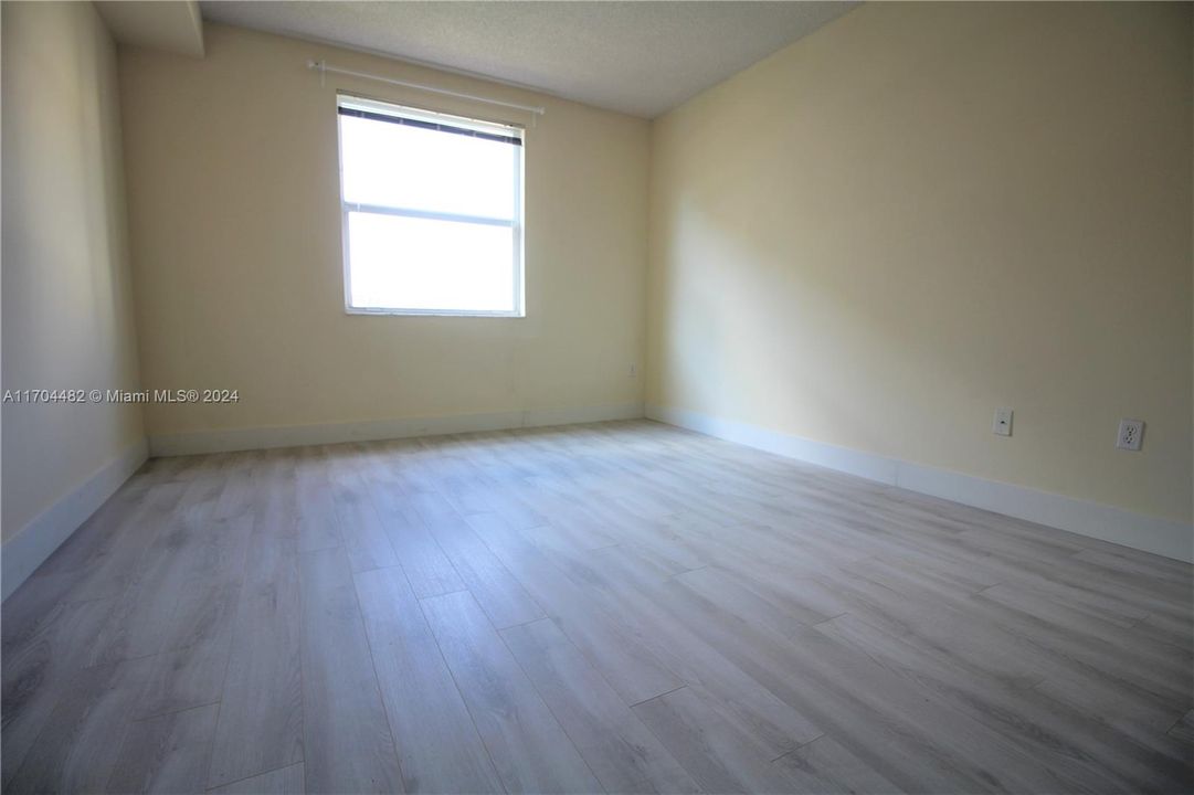 For Sale: $530,000 (2 beds, 2 baths, 1116 Square Feet)