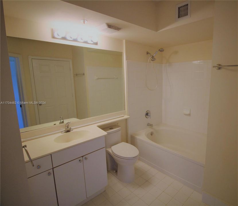 For Sale: $530,000 (2 beds, 2 baths, 1116 Square Feet)