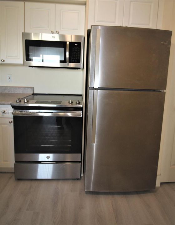 For Sale: $530,000 (2 beds, 2 baths, 1116 Square Feet)