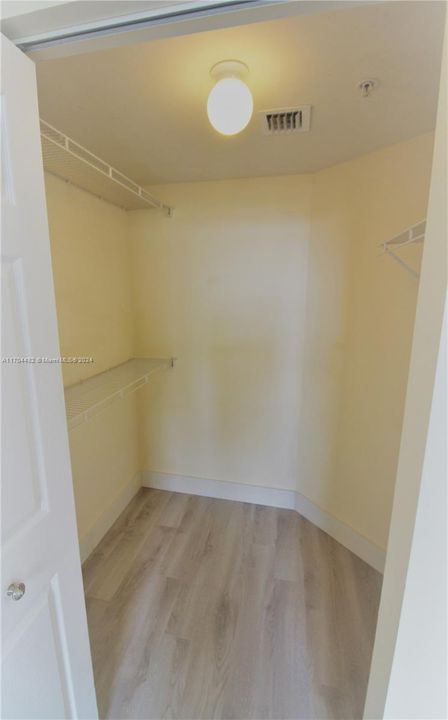 For Sale: $530,000 (2 beds, 2 baths, 1116 Square Feet)