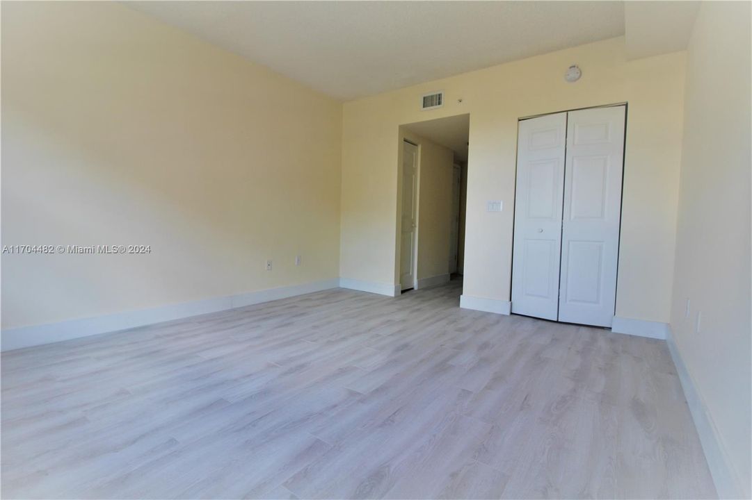 For Sale: $530,000 (2 beds, 2 baths, 1116 Square Feet)
