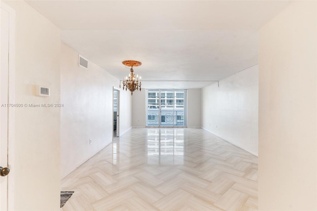 For Sale: $615,000 (2 beds, 2 baths, 1323 Square Feet)