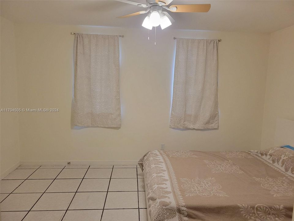 For Sale: $94,900 (2 beds, 1 baths, 725 Square Feet)