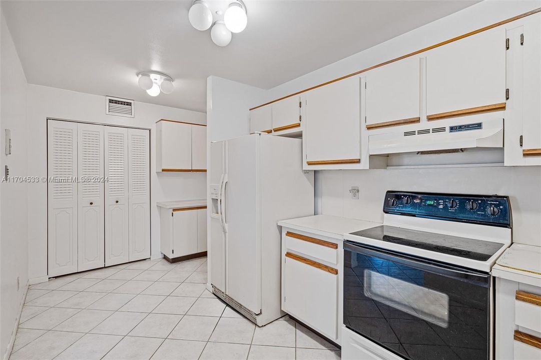 For Sale: $499,900 (3 beds, 2 baths, 1458 Square Feet)