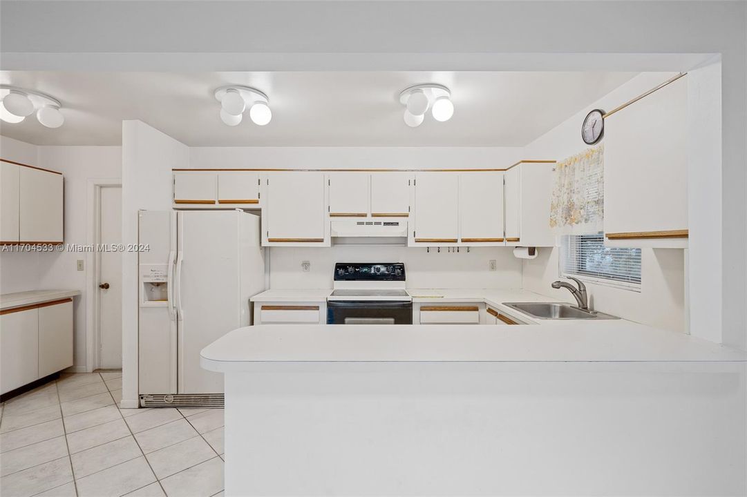 For Sale: $499,900 (3 beds, 2 baths, 1458 Square Feet)