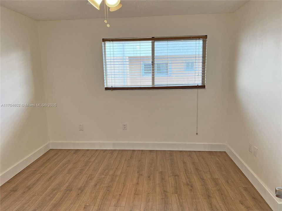 For Rent: $2,400 (2 beds, 2 baths, 1060 Square Feet)