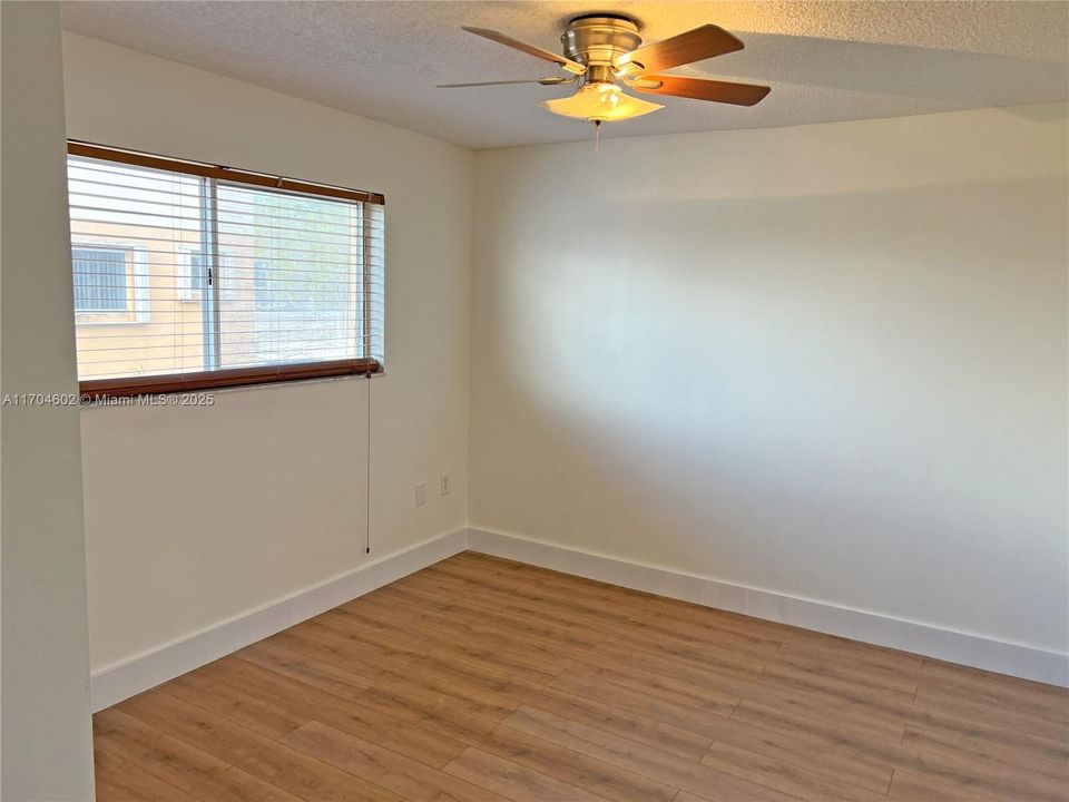 For Rent: $2,400 (2 beds, 2 baths, 1060 Square Feet)