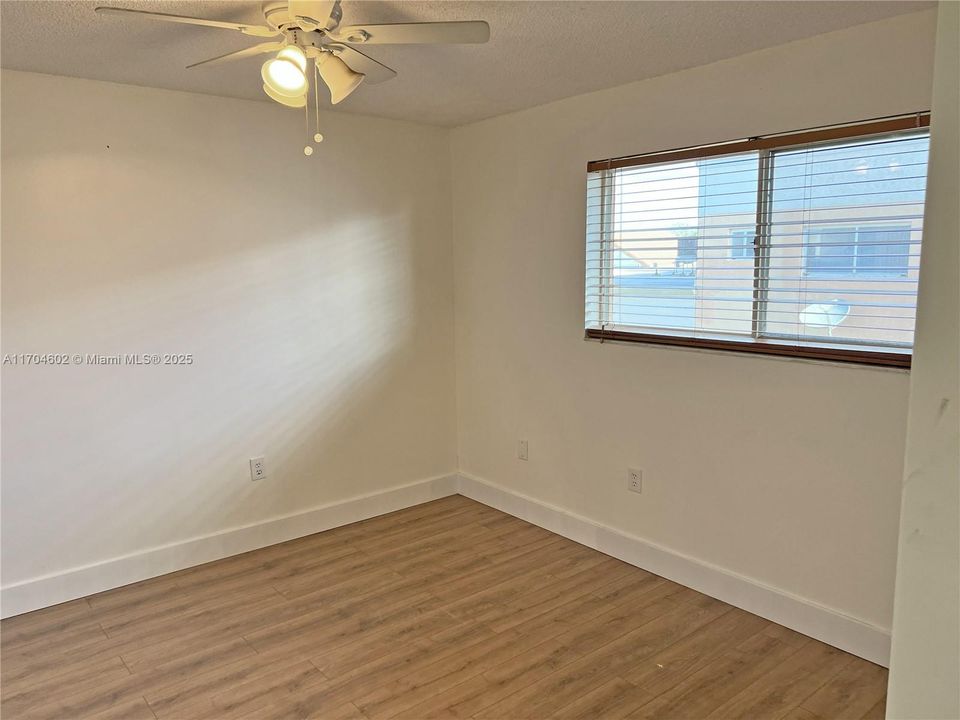 For Rent: $2,400 (2 beds, 2 baths, 1060 Square Feet)