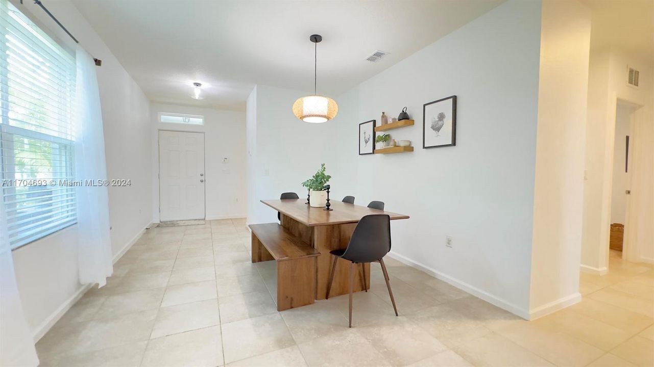 For Sale: $359,000 (3 beds, 2 baths, 1504 Square Feet)