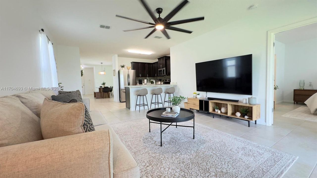 For Sale: $359,000 (3 beds, 2 baths, 1504 Square Feet)