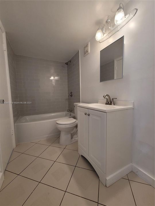 BATH1 WITH TUB, NEW/REMODELED