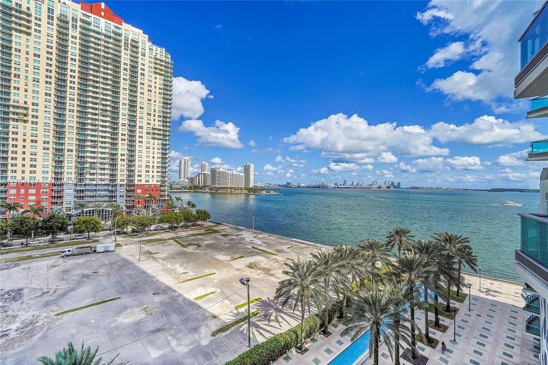 For Sale: $1,150,000 (2 beds, 2 baths, 1460 Square Feet)