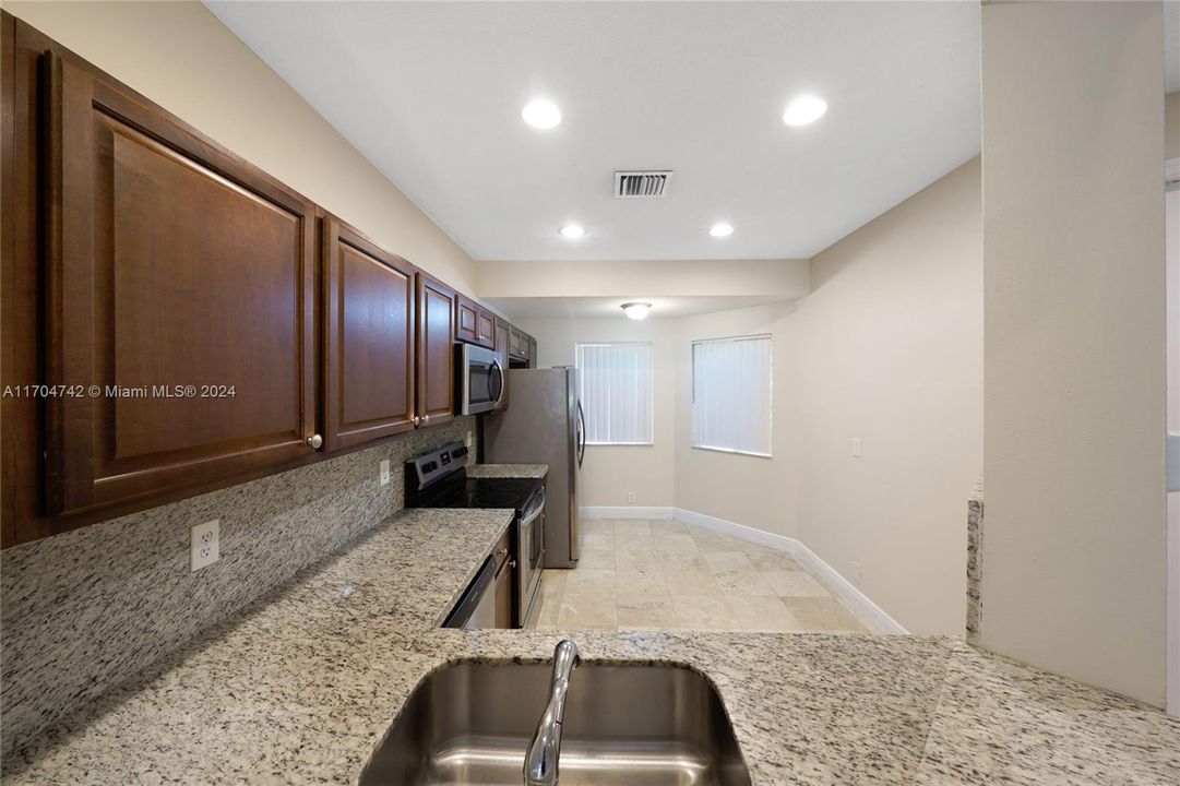 For Sale: $448,900 (3 beds, 2 baths, 1593 Square Feet)