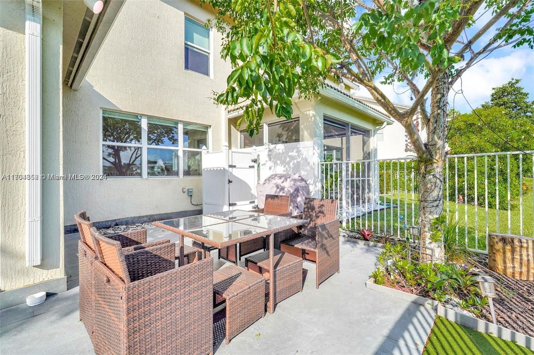 Active With Contract: $4,100 (3 beds, 2 baths, 1824 Square Feet)