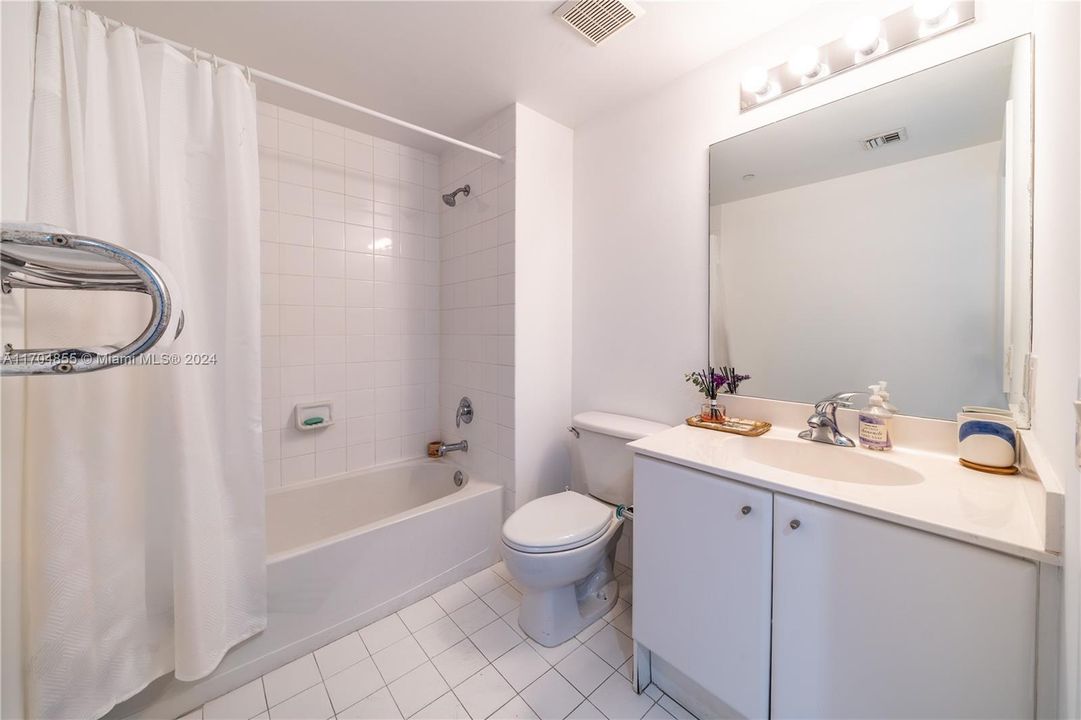 For Sale: $675,000 (2 beds, 2 baths, 1140 Square Feet)