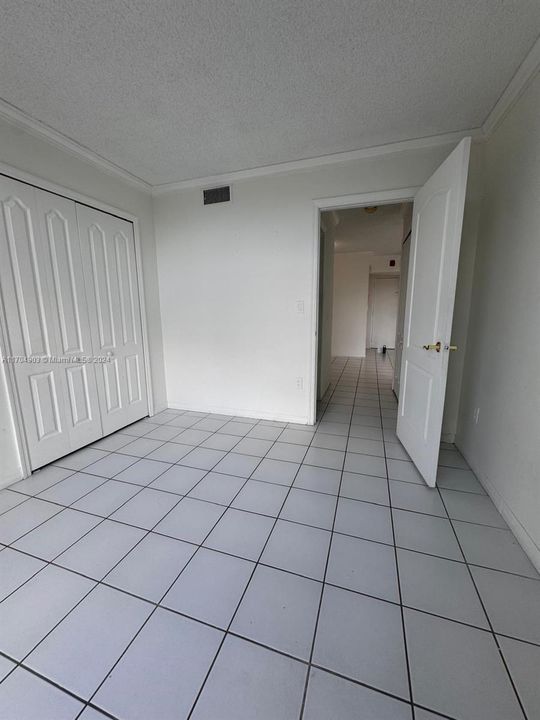 Active With Contract: $2,150 (2 beds, 2 baths, 898 Square Feet)