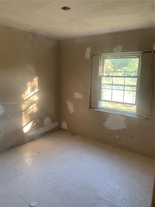 Недавно продано: $85,000 (3 спален, 1 ванн, 0 Квадратных фут)