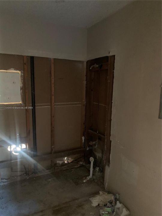 Недавно продано: $85,000 (3 спален, 1 ванн, 0 Квадратных фут)