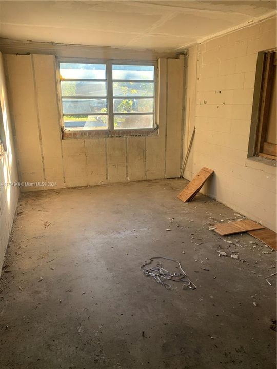 Недавно продано: $85,000 (3 спален, 1 ванн, 0 Квадратных фут)