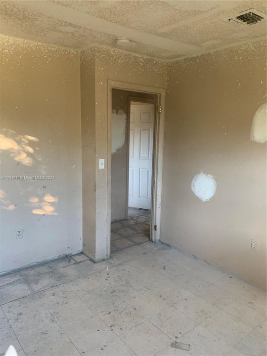 Недавно продано: $85,000 (3 спален, 1 ванн, 0 Квадратных фут)