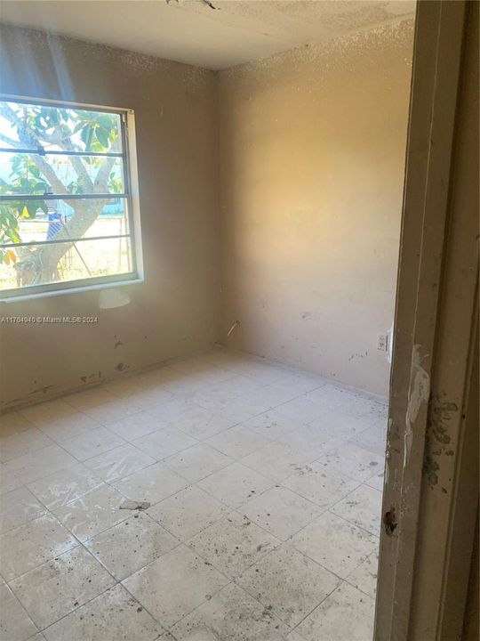 Недавно продано: $85,000 (3 спален, 1 ванн, 0 Квадратных фут)