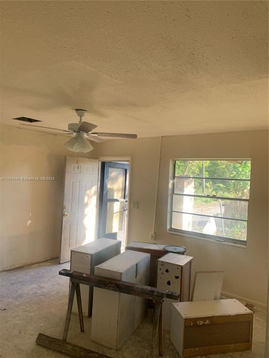 Недавно продано: $85,000 (3 спален, 1 ванн, 0 Квадратных фут)