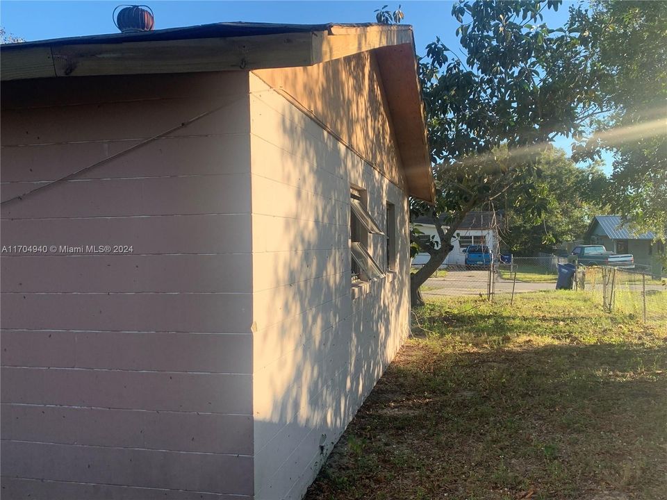 Недавно продано: $85,000 (3 спален, 1 ванн, 0 Квадратных фут)