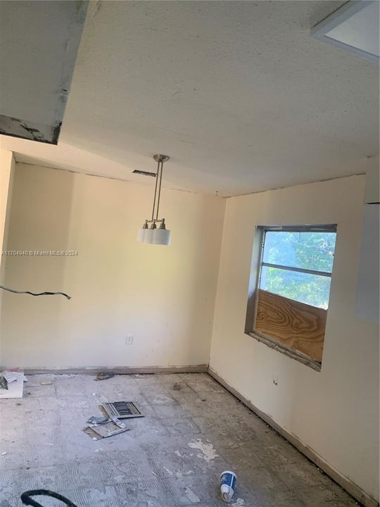 Недавно продано: $85,000 (3 спален, 1 ванн, 0 Квадратных фут)